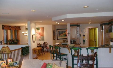 4 bed 4 bath Condo $1,275,000