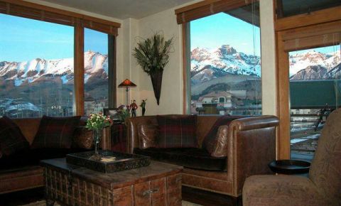 2 bed 2 bath Condo $984,000