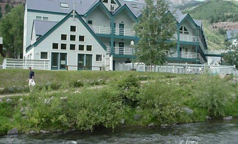 2 bed 2 bath Condo $335,000