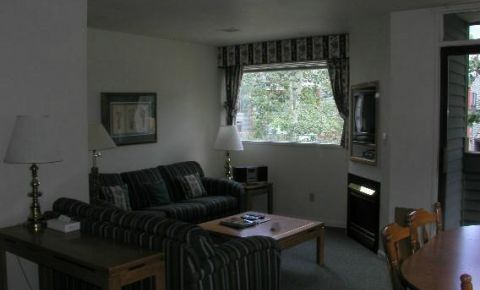 2 bed 2 bath Condo $449,000