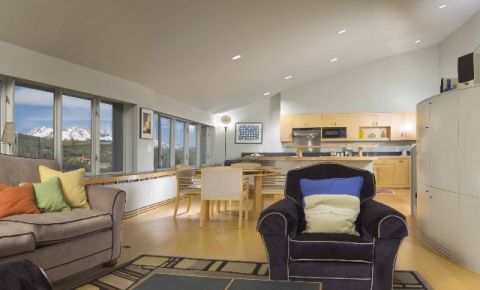 2 bed 2 bath Condo $1,195,000