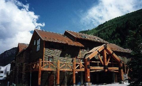 2 bed 3 bath Condo $629,000