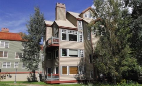 3 bed 4 bath Condo $1,095,000