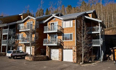 2 bed 2 bath Condo $449,000