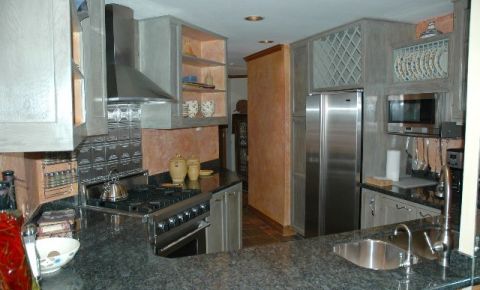 2 bed 2 bath Condo $899,000