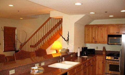 4 bed 4 bath Condo $1,099,000