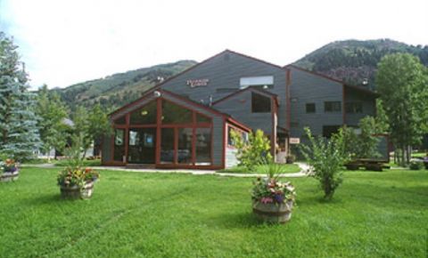 2 bed 3 bath Condo $599,000