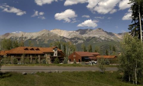 4 bed 5 bath Home $3,100,000