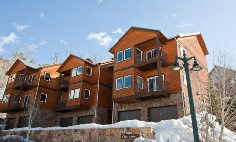 2 bed 2 bath Condo $359,000