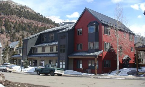 2 bed 2 bath Condo $299,000