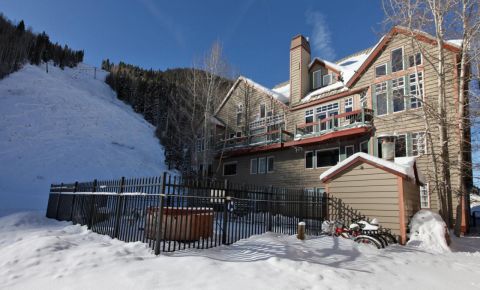 3 bed 3 bath Condo $960,000