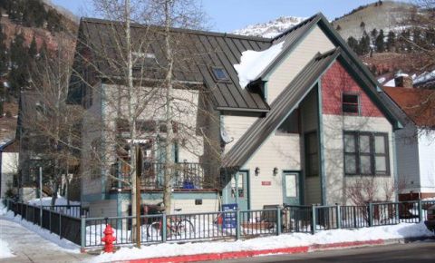 3 bed 2 bath Condo $575,000