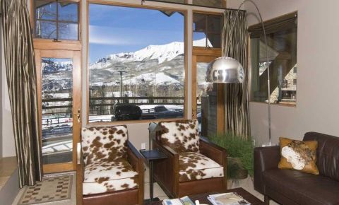 3 bed 3 bath Condo $995,000