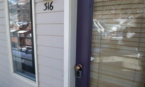 1 bed 1 bath Condo $261,000