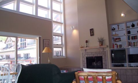 2 bed 3 bath Condo $699,000