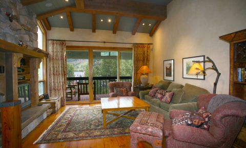 3 bed 3 bath Condo $999,000