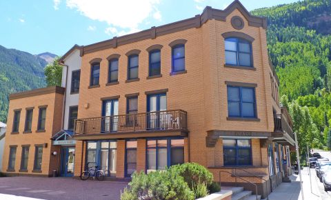 2 bed 2 bath Condo $349,000