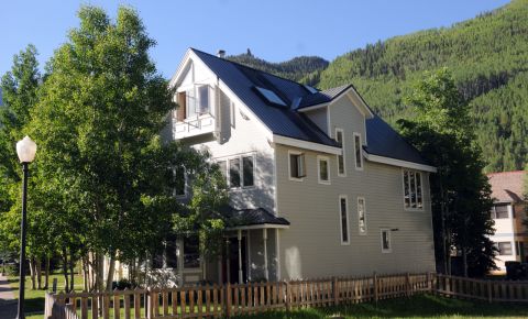 4 bed 4 bath Home $1,100,000