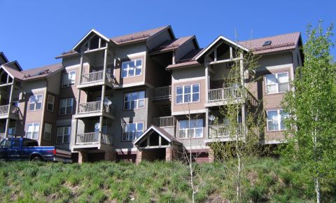 3 bed 2 bath Condo $299,000