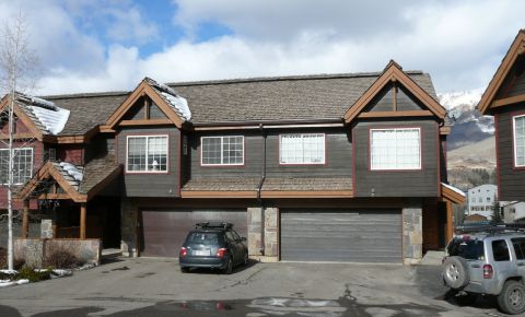 3 bed 2 bath Condo $325,000