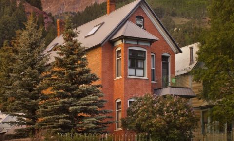 4 bed 5 bath Home $2,700,000