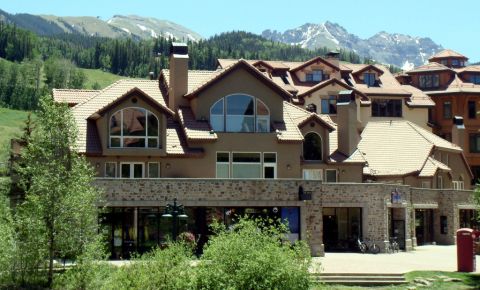 3 bed 3 bath Condo $620,000