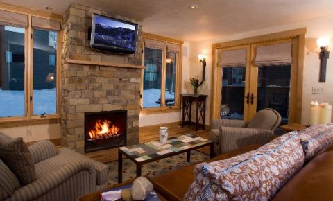 3 bed 3 bath Condo $795,000