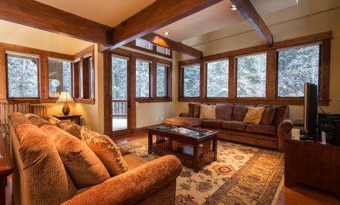 3 bed 4 bath Condo $900,000