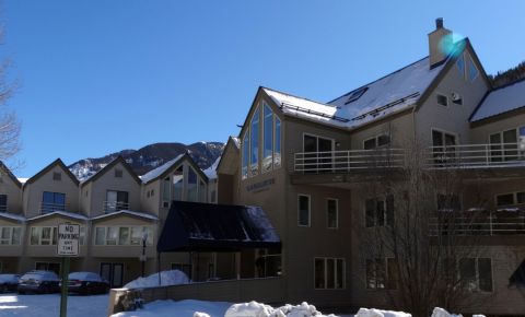 2 bed 2 bath Condo $399,000