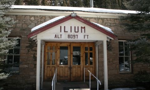 6 bed 2 bath Home $799,000