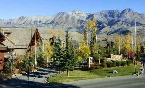 3 bed 3 bath Condo $450,000