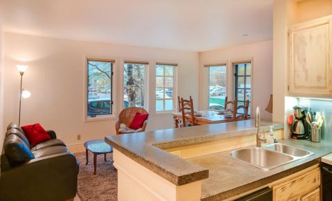 1 bed 1 bath Condo $324,500