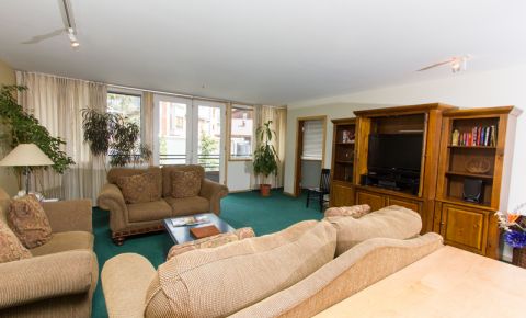 3 bed 2 bath Condo $945,000