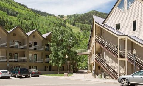 1 bed 1 bath Condo $252,000