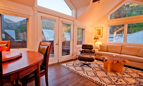 3 bed 3 bath Condo $999,999