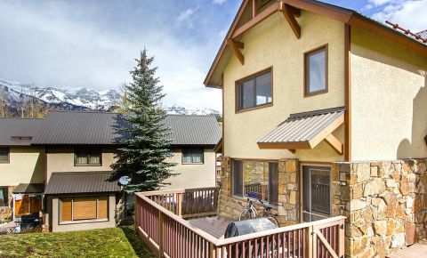 2 bed 2 bath Condo $335,000