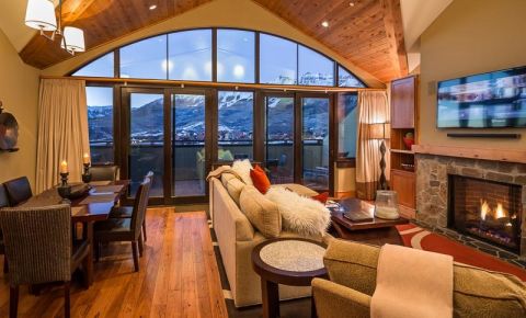 2 bed 3 bath Condo $1,295,000