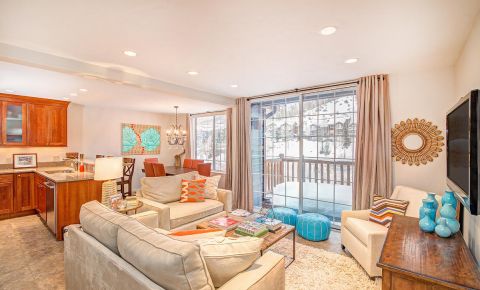 3 bed 2 bath Condo $429,000