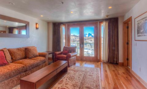 1 bed 2 bath Condo $575,000