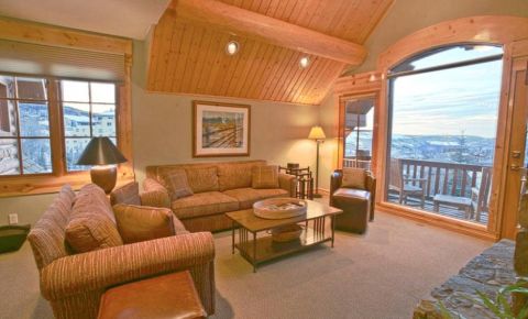 4 bed 5 bath Condo $1,295,000