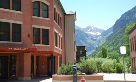 2 bed 3 bath Condo $1,110,000