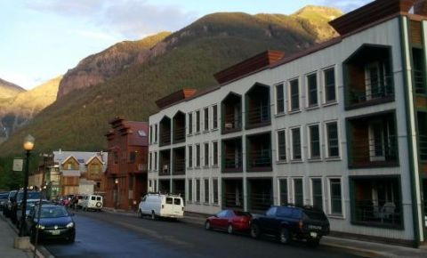 2 bed 1 bath Condo $405,000