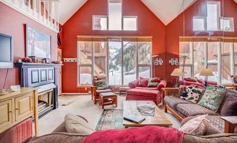 3 bed 3 bath Condo $745,000