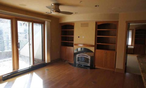 1 bed 2 bath Condo $399,000