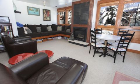 3 bed 2 bath Condo $695,000