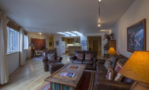 2 bed 2 bath Condo $1,199,000