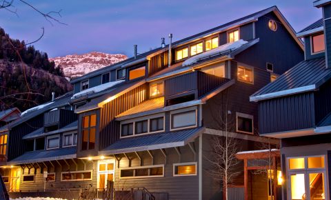 3 bed 2 bath Condo $899,000