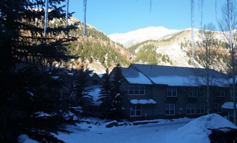 1 bed 1 bath Condo $140,000