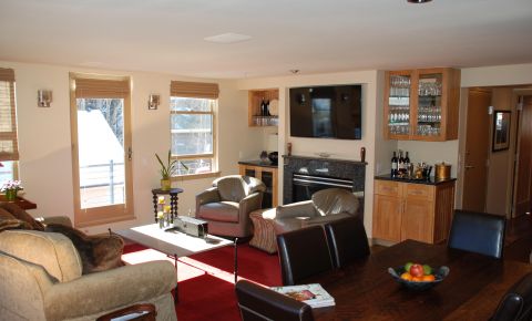 3 bed 3 bath Condo $1,295,000