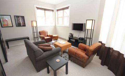 1 bed 1 bath Condo $398,000